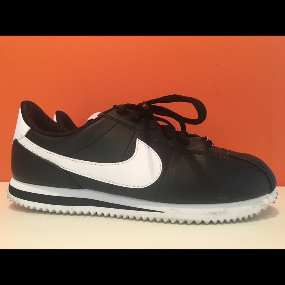 Women’s Size 7.5 Black Nike Cortez